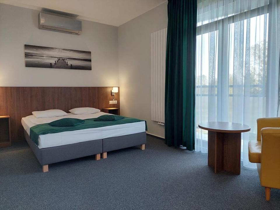 Eurohotel Baniocha Buitenkant foto
